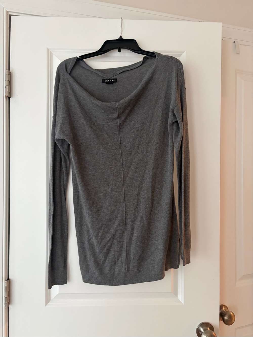 Trouve Heather Gray Long Sleeve Scoop Neck Top